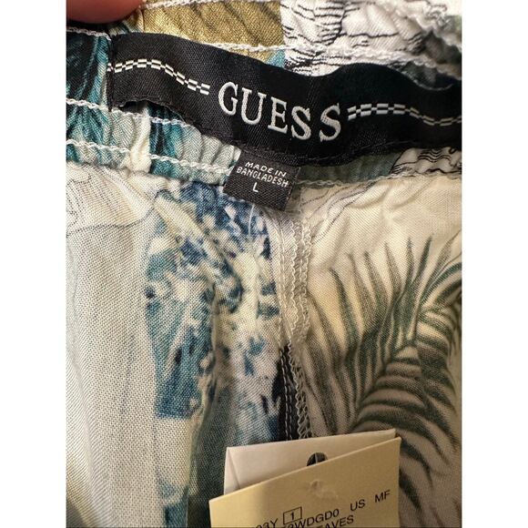Guess Summer Leaves Challis Men’s Shorts, size Large, NWT - Picture 3 of 10